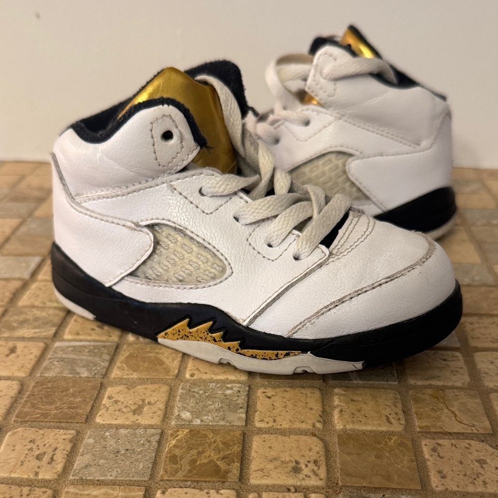 Kids Jordan V (5) size 8C (toddler) White and Gold Sneakers